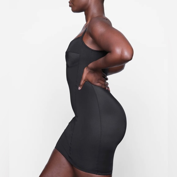 SOLD❗️❗️ NWT: SKIMS - GLAM SLIP DRESS - Picture 4 of 7